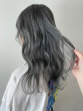 セミロング カラー 安藤 佑衣のヘアスタイル