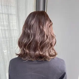 ミディアム 峯 志帆のヘアスタイル