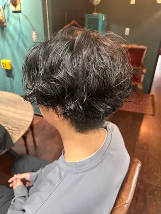 ショート パーマ メンズ vivre libre所属・仲村 真里奈のヘアスタイル
