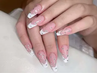 ミディアム VI NAILのネイルデザイン