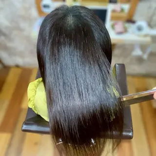 セミロング YELLOW CORN 金沢文庫所属・【金沢文庫4分】髪質 改善/縮毛矯正アラタのヘアスタイル