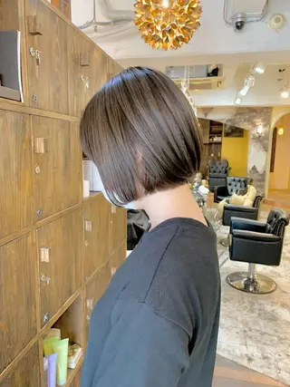 ショート カラー 髪質改善/縮毛矯正/ 艶カラー/内山翔太のヘアスタイル