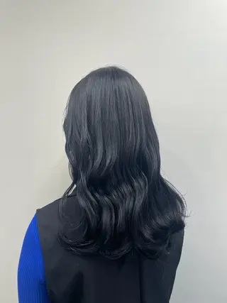 カラー 手塚 由佳のヘアスタイル