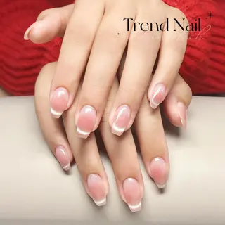 ミディアム トレンド ネイル スタジオのネイルデザイン