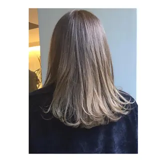 ミディアム 近藤 麻紀のヘアスタイル