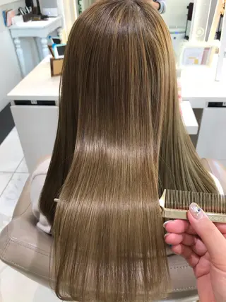 ロング 清藤 綾のヘアスタイル