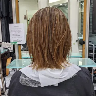 ミディアム TONI&GUY所属・Otsuka Satsukiのヘアスタイル