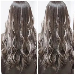 ロング カラー ヤナ マネージャーのヘアスタイル