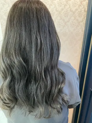 ロング カラー ヒヨシ ルナのヘアスタイル