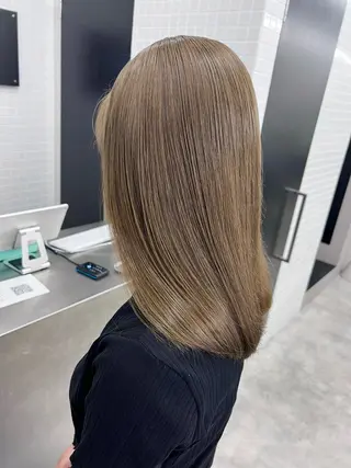 セミロング カラー Bei Licoldo.Atole  ベイリコルド アトリ所属・ブリーチ、縮毛 髪質改善　宮城一真のヘアスタイル