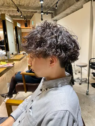 ミディアム ブリーチ ツイスパ フクヤマシンのヘアスタイル