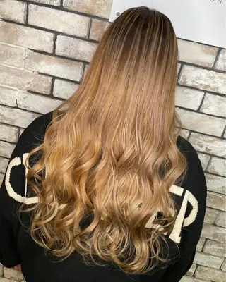 ロング カラー 🍑🧋ハイトーン 暖色カラーlucaのヘアスタイル