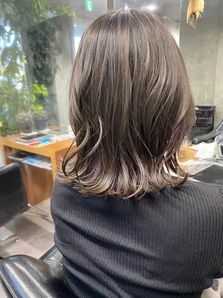 ミディアム カラー ショート・ウルフ✂︎ 安住有咲子のヘアスタイル