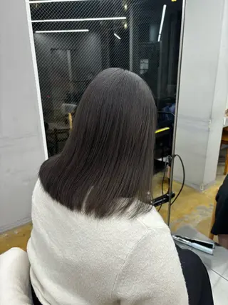 ミディアム nude所属・𝐀𝐦𝐞𝐫𝐢 /透明感カラーのヘアスタイル