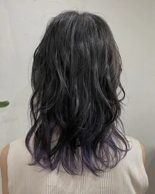 ミディアム カラー ヘアアレンジ 暗髪カラー🫐パーマ おくだりんかのヘアスタイル