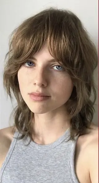 ミディアム パーマ 梅田のブリーチ特化 美容師KAI🥰のヘアスタイル
