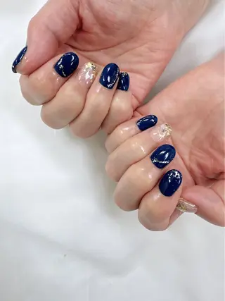 ネイル カラーズビューティサロン所属・石井 桃子のネイルデザイン