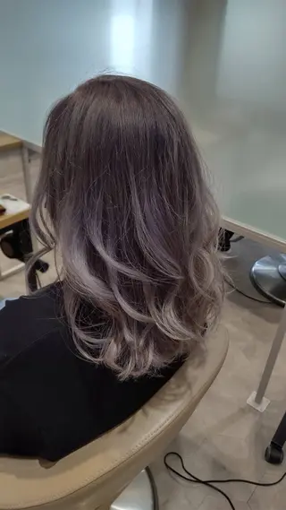 セミロング hair&make earth元住吉店所属・滝沢 英昭のヘアスタイル