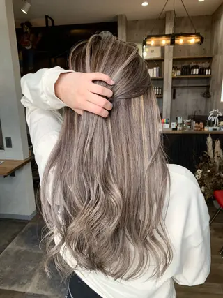 ロング Welila by haku所属・Yuuki ウェリラバイハクのヘアスタイル