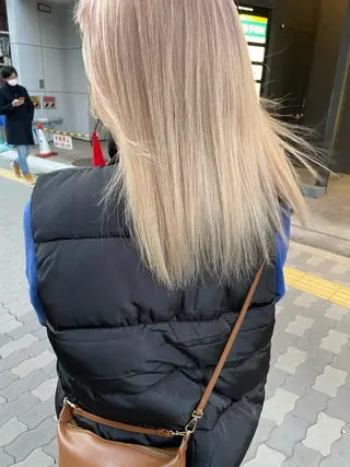 セミロング カラー akane .のヘアスタイル