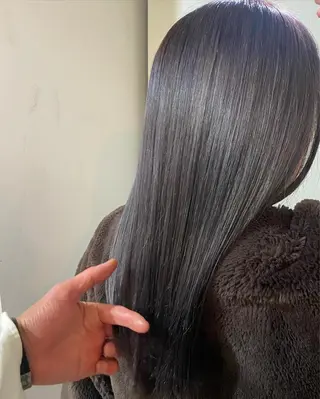 ロング カラー ミルクティーベージュ outaのヘアスタイル