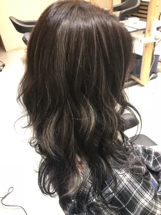 カラー 早川 真幸のヘアスタイル