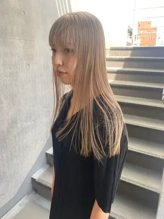 ロング カラー Yahiko ハイトーンのヘアスタイル
