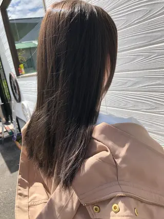 セミロング 半田 知穂のヘアスタイル