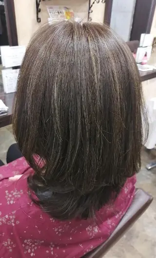 ミディアム カラー sepiage trois所属・酒井 亜希のヘアスタイル
