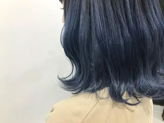 ミディアム カラー Kro ハイトーン×ブリーチのヘアスタイル