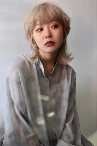 ミディアム カラー 山下恋佳/矢場町/ ブリーチ/ショートのヘアスタイル