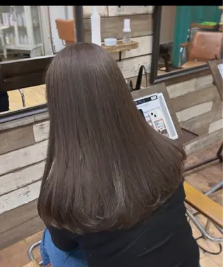 ミディアム NANAMI/透け感 /グレージュのヘアスタイル