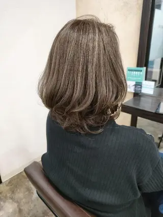 ミディアム カラー sepiage trois所属・酒井 亜希のヘアスタイル