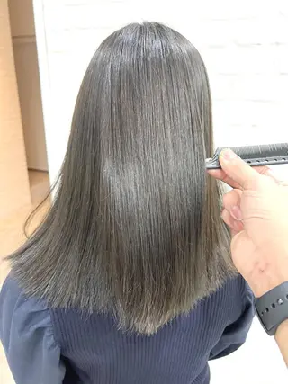 ミディアム 髪質改善 上品艶感カラーのヘアスタイル