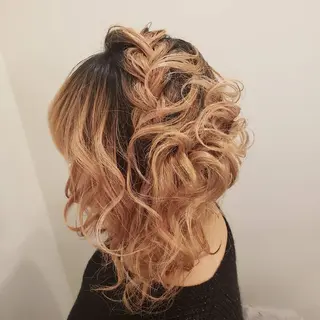 ミディアム EMANON名古屋所属・美谷添（ミヤゾエ） まどか大人ヘアサロンのヘアスタイル