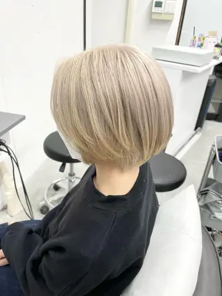 ショート ブリーチ　BAM BIのヘアスタイル