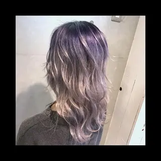 セミロング 及川シゲル 髪質改善講師のヘアスタイル