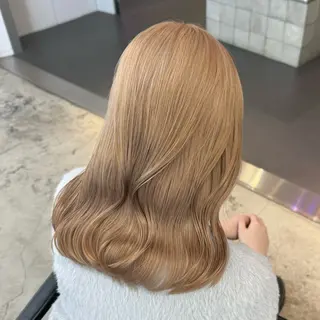 ロング カラー 🌼動き×透明感🩵 ハイトーン/ナナのヘアスタイル