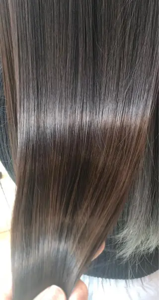 ロング KAMIGAMI所属・KAMIGAMI HASHIMOTOのヘアスタイル