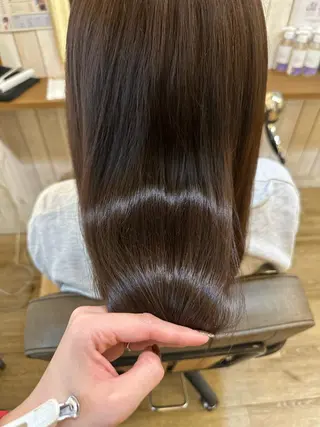 セミロング 髪質改善/艶髪/ 透明感カラー/サラのヘアスタイル