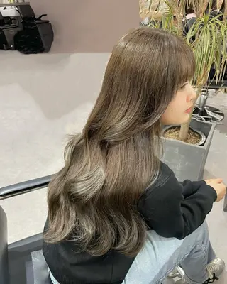 ロング カラー ミルクティーベージュ ❤︎レイヤー　MIAのヘアスタイル