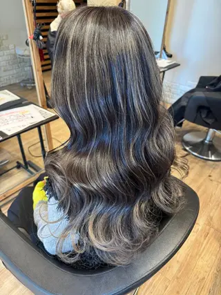 カラー 早川 真幸のヘアスタイル