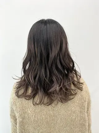 ロング カラー amble luxe 伊畑優希のヘアスタイル