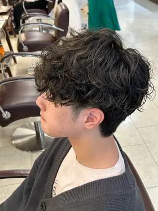 ショート パーマ メンズ 吉井 伸介のヘアスタイル