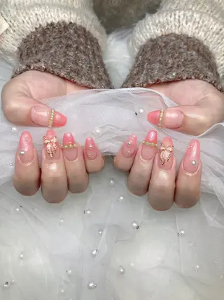ネイル U·Mi nail salon所属・U·MI 長さ出し専門店のネイルデザイン