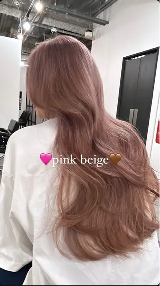 ロング 臼杵 晴のヘアスタイル