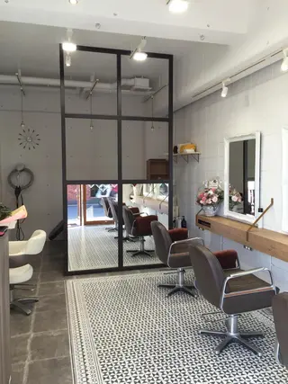 艶髪美容室naty 元村貴裕のヘアスタイル