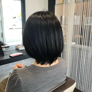 ミディアム 若泉 真梨のヘアスタイル