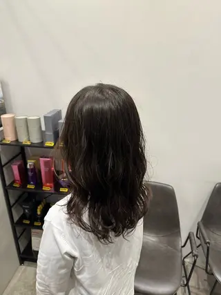 ミディアム パーマ 川口開世 layer cutのヘアスタイル