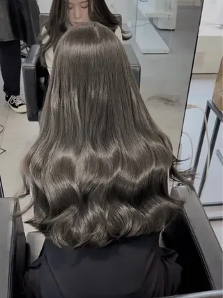 ロング カラー AHNKISM所属・似合わせカット💎 トレンドレイヤーのヘアスタイル